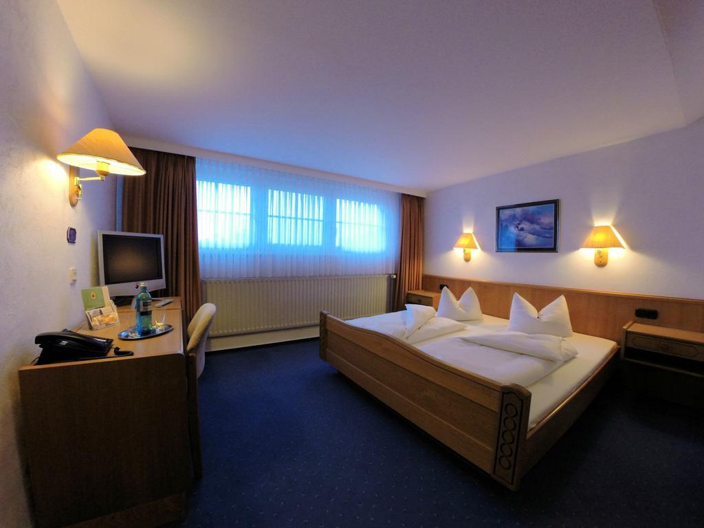 Frommanns Landhotel Buchholz in der Nordheide Room photo
